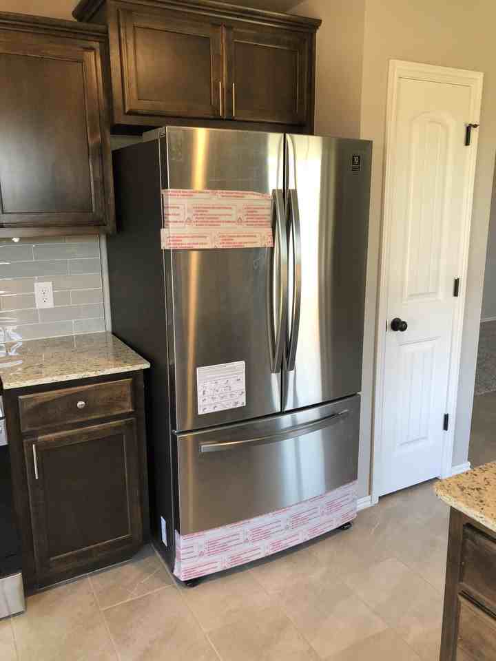 2704 Northwest 195th Street - Photo 5 of 31