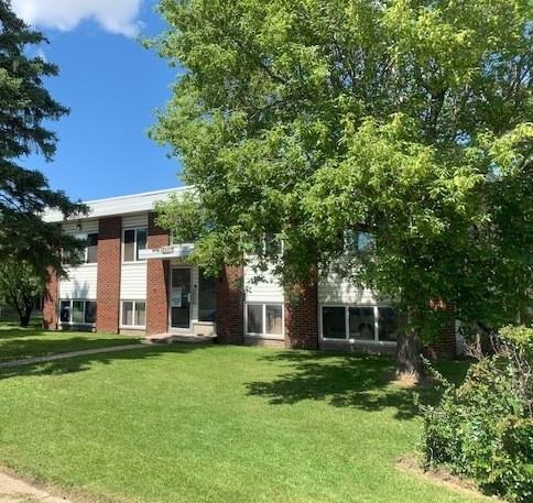 Killarney Manor - Photo 2 of 4