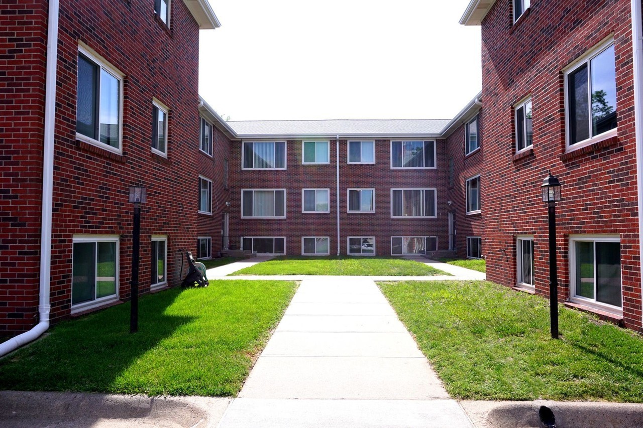 Harney Square Apartments - Photo 7 of 50
