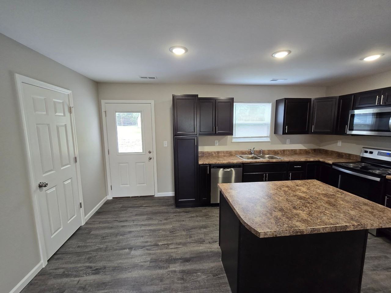 Granada Estates - Photo 5 of 22