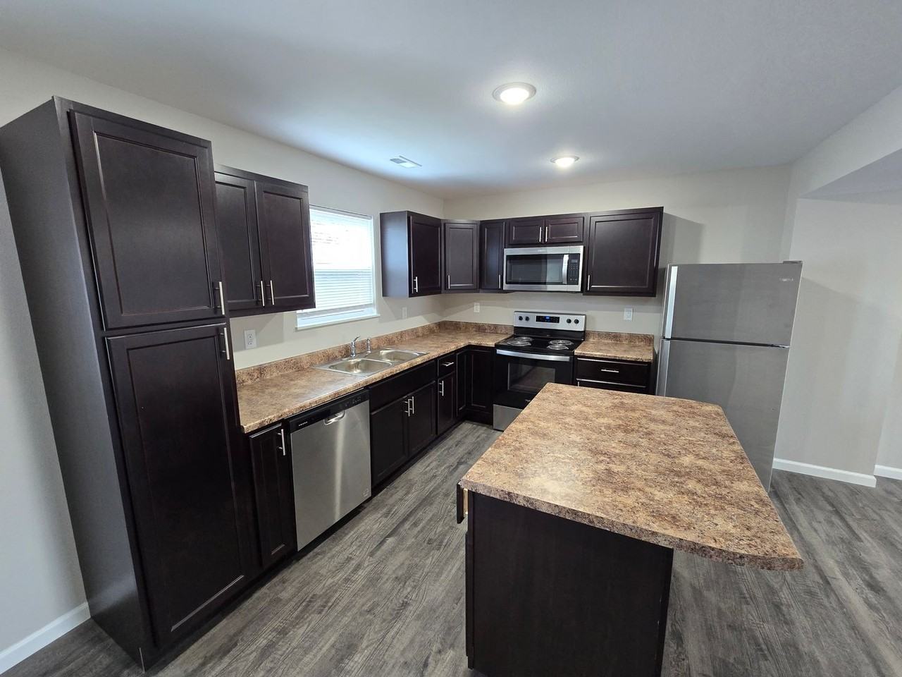 Granada Estates - Photo 7 of 22