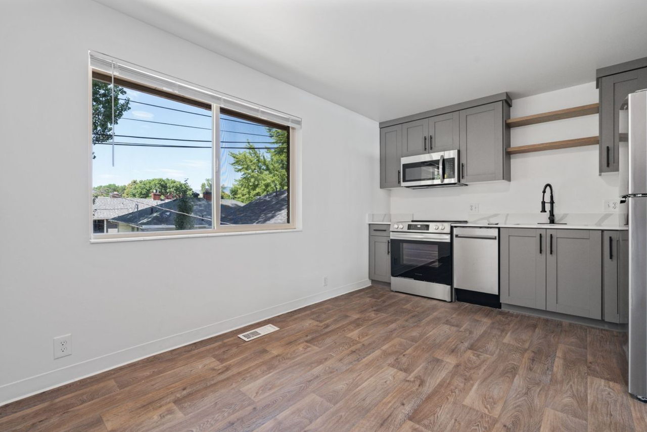 Green Street Apartments - Photo 3 of 33