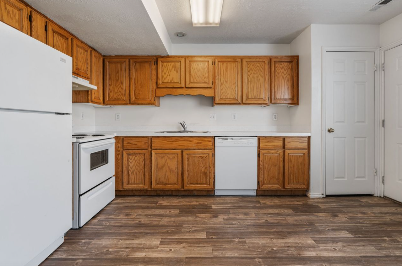 Falcon Estates - Photo 3 of 37