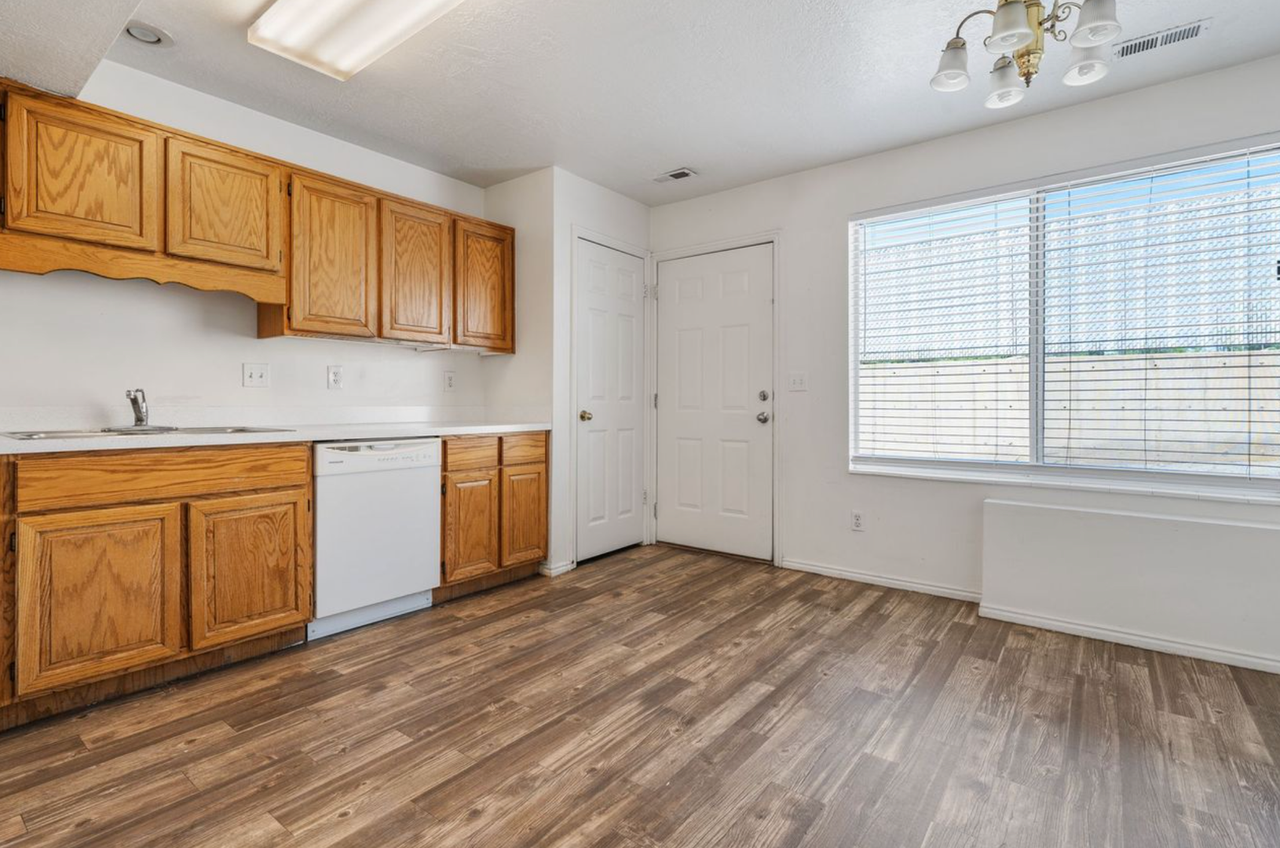 Falcon Estates - Photo 4 of 37