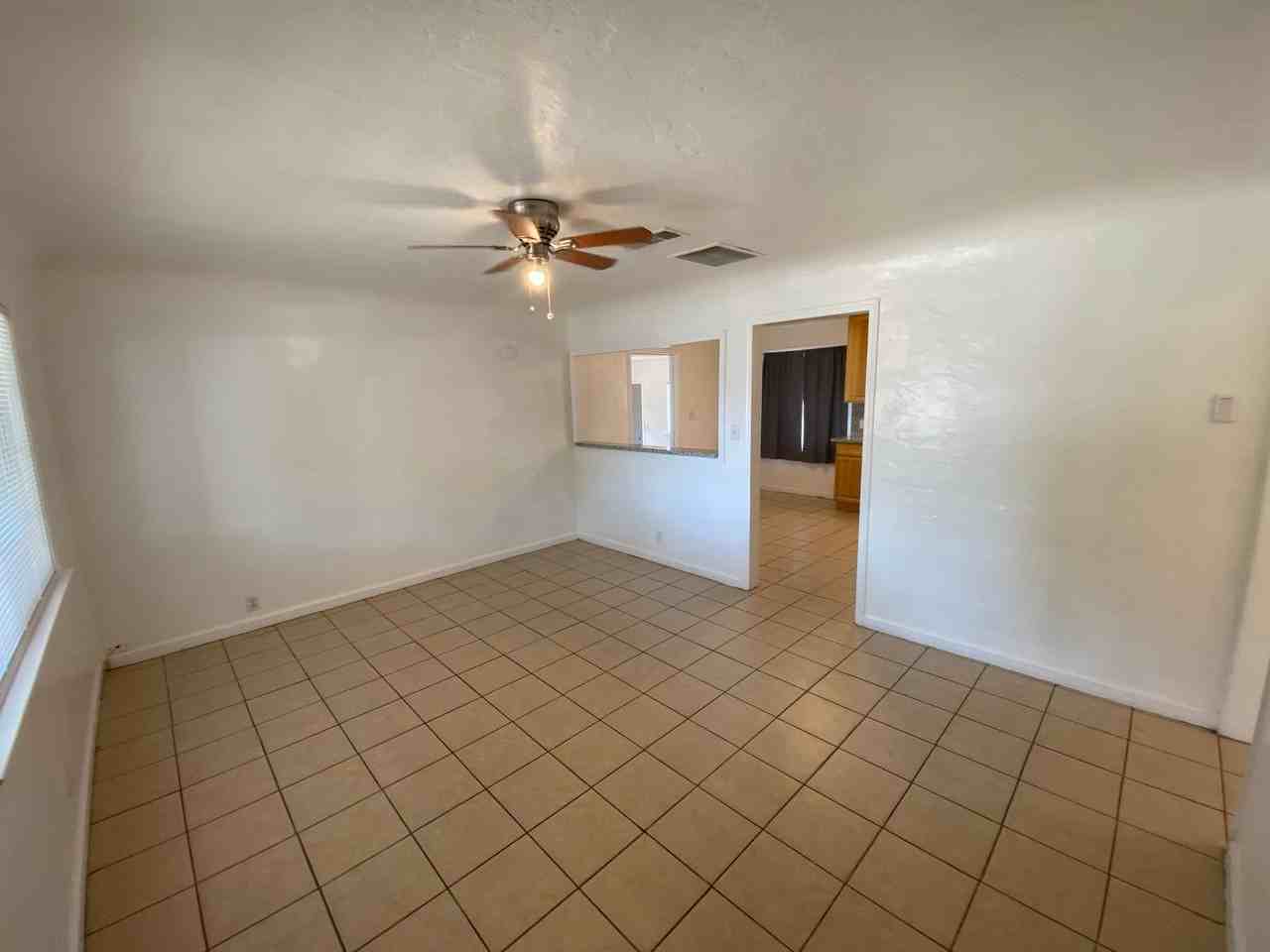 1115 N Giddings St - Photo 2 of 21