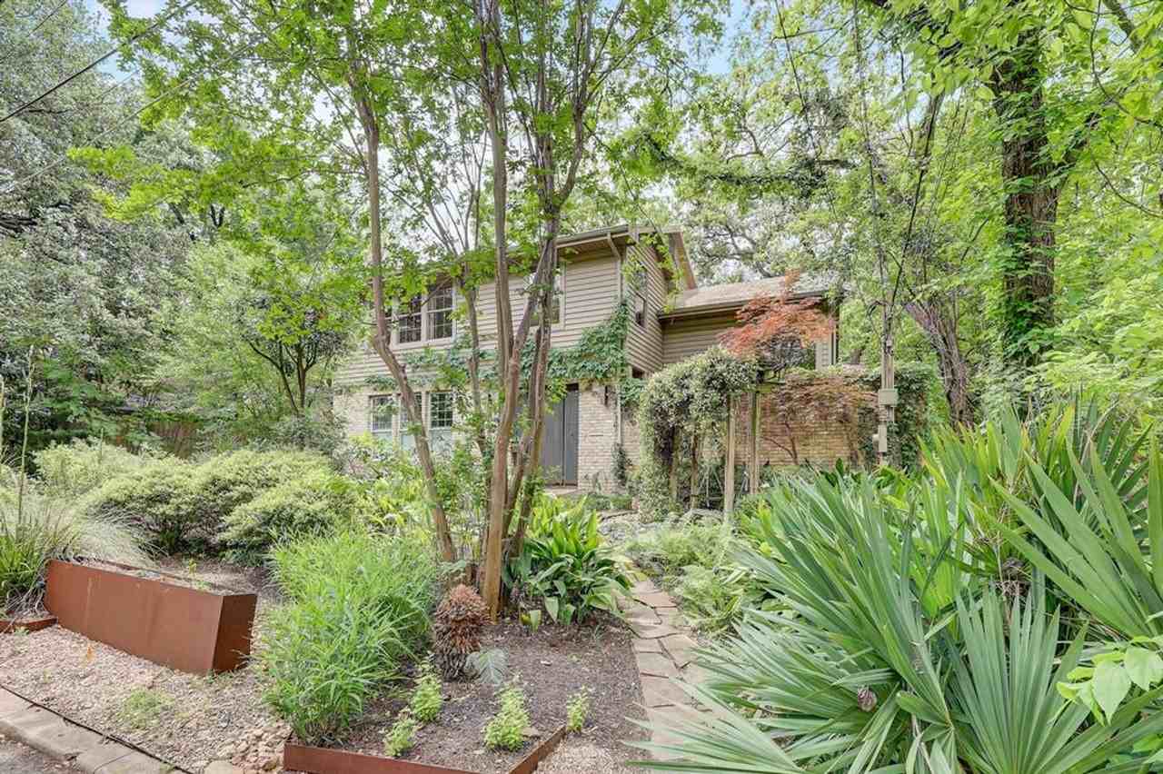 805 Leonard St - Photo 3 of 34