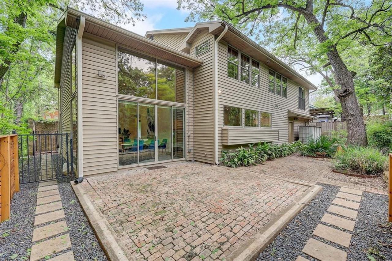 805 Leonard St - Photo 5 of 34