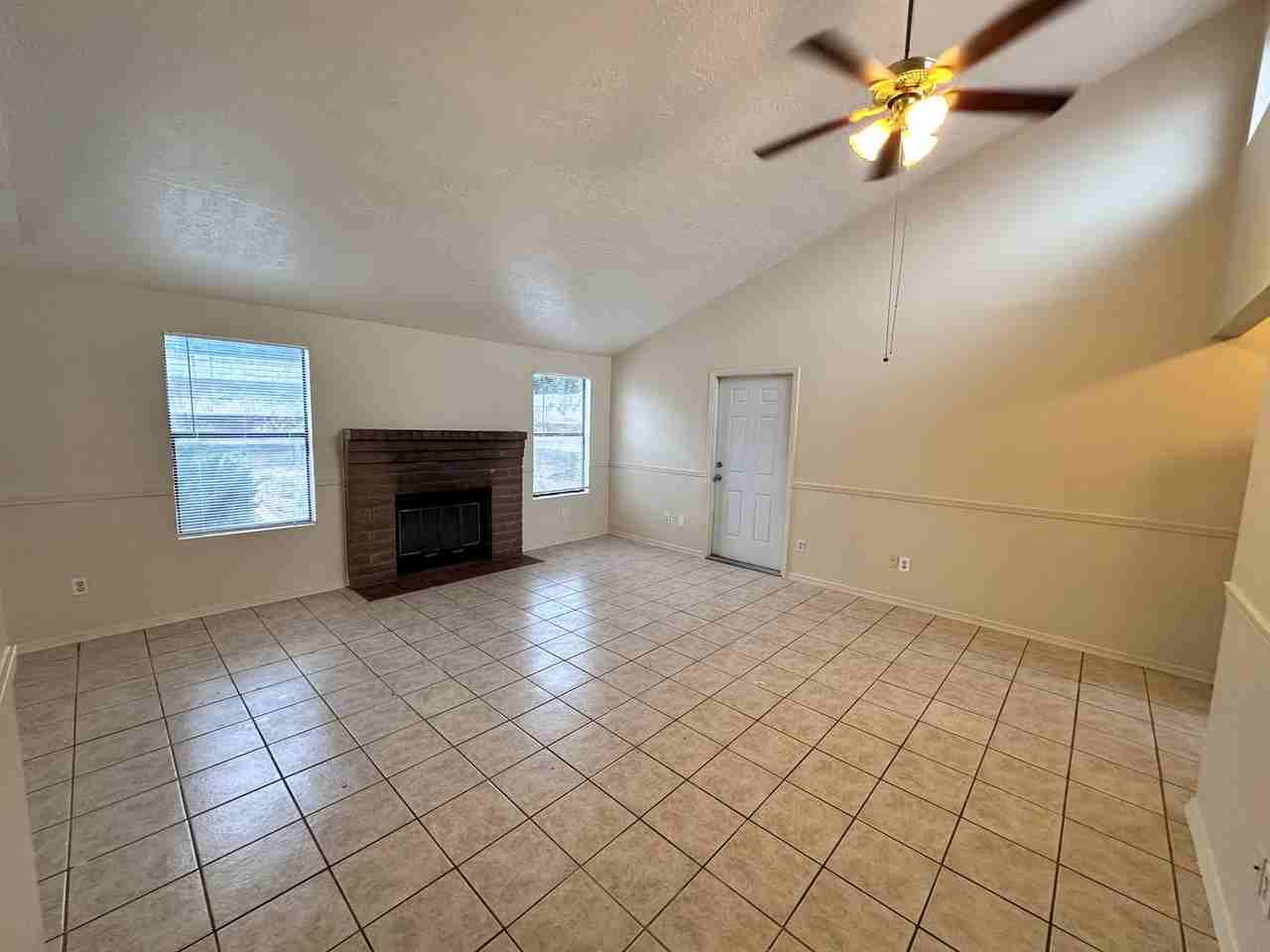 671 Western Hills Drive Southeast - Photo 4 of 23