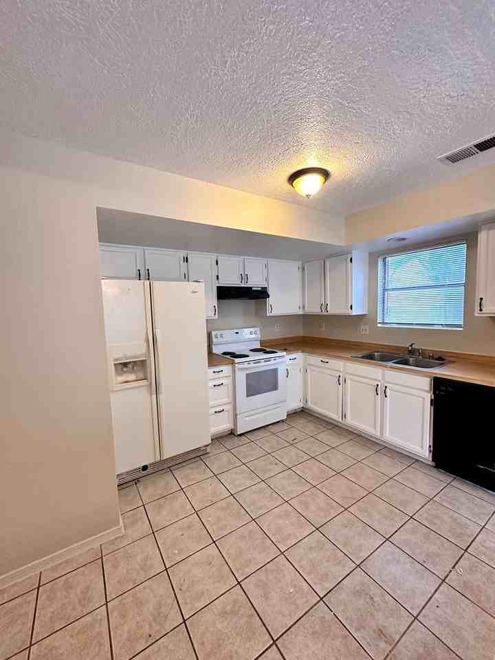 671 Western Hills Drive Southeast - Photo 7 of 23