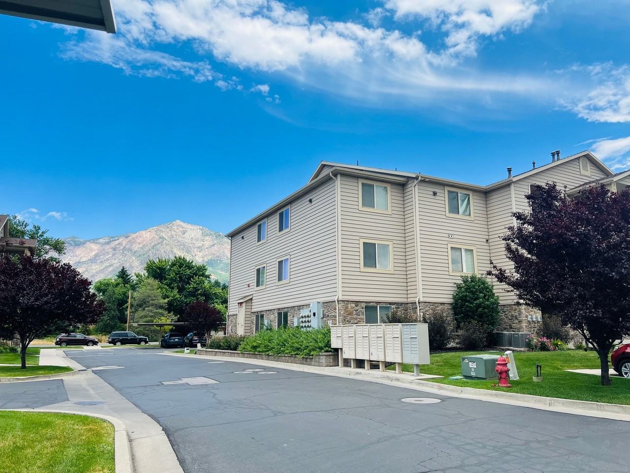 2510 Charleston - Photo 3 of 14