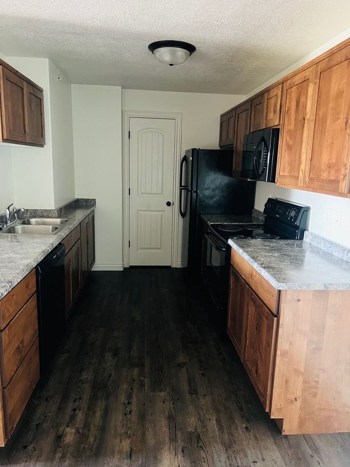 2510 Charleston - Photo 5 of 14