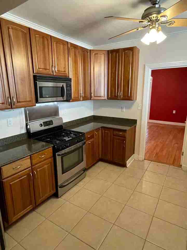4609 4609 - 4611 Claiborne Street - 4609  Downstairs - Photo 6 of 14