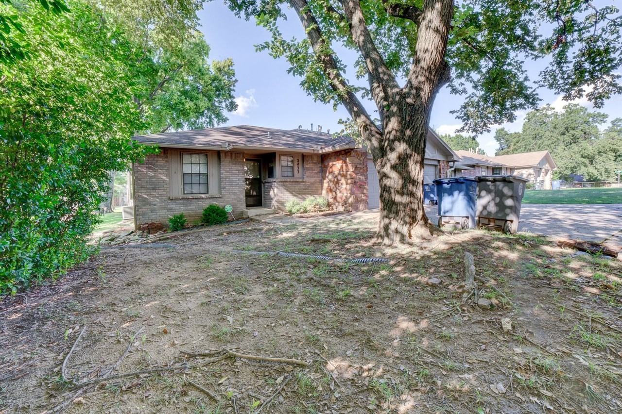 2433 E 55th Ct - Photo 2 of 21