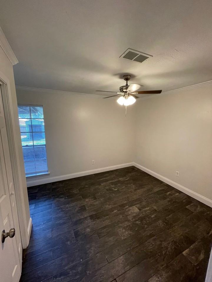 130 Fern Valley Rd - Photo 5 of 10