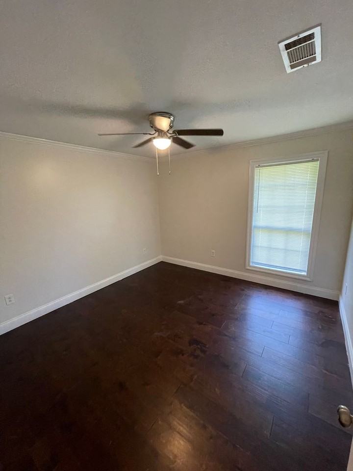 130 Fern Valley Rd - Photo 6 of 10