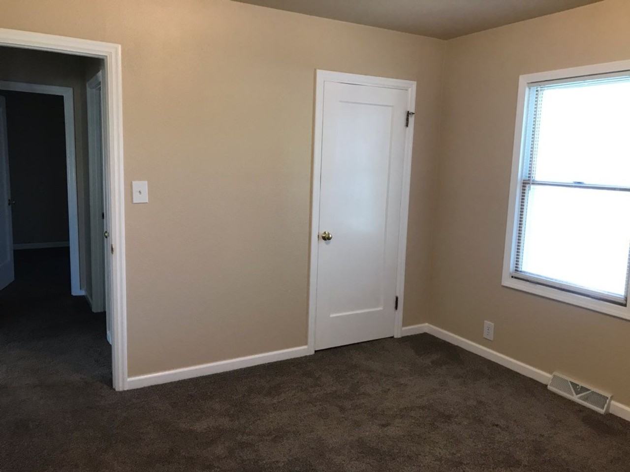 1232 Parkhill Drive - Photo 6 of 10