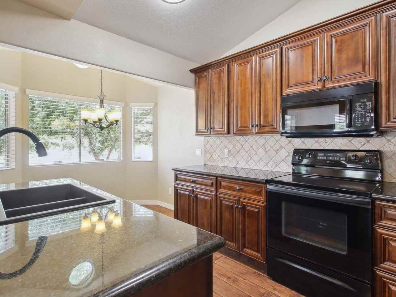 1610 E Park Ave - Photo 6 of 26