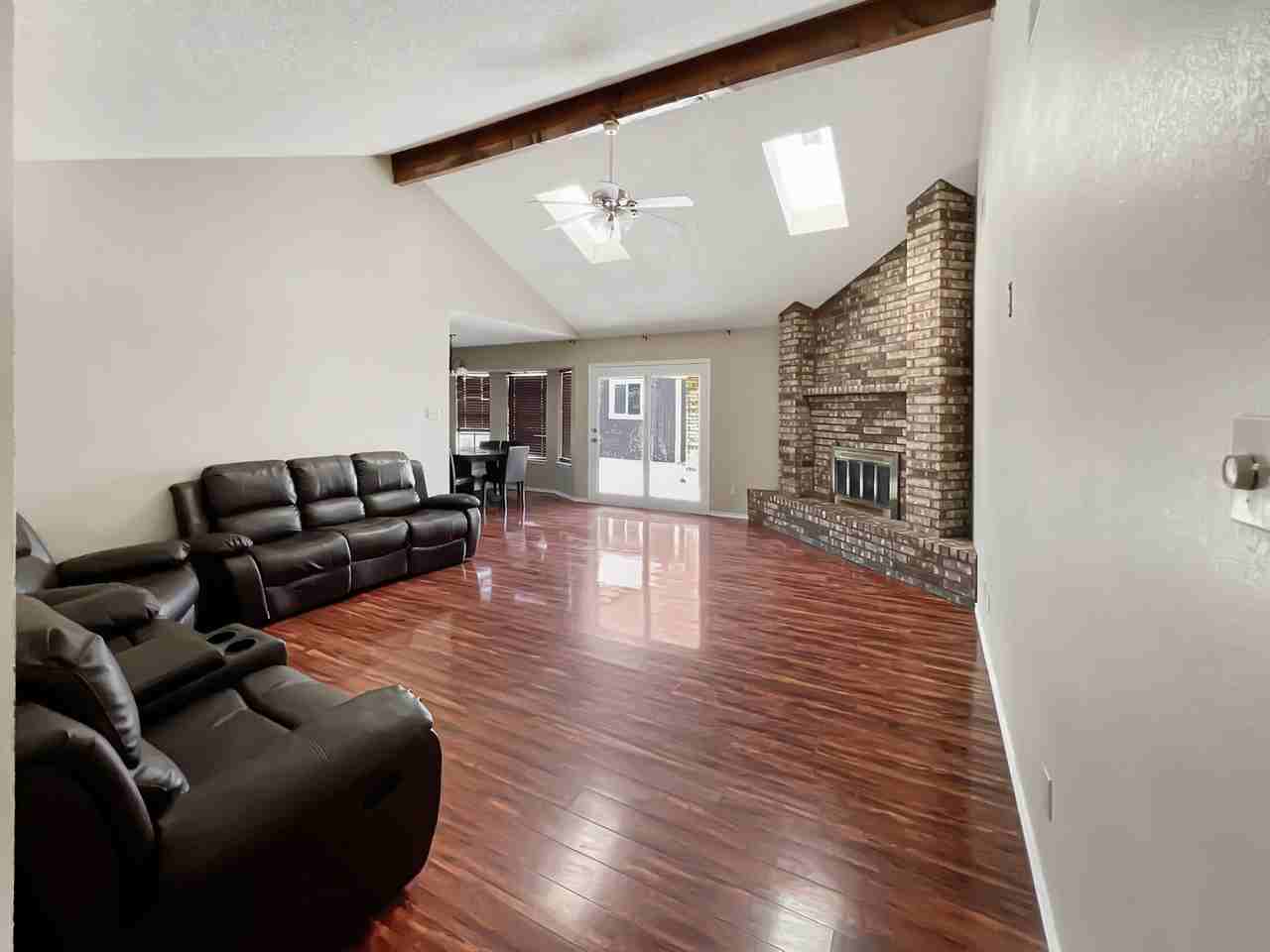 1604 Cordoba Ln - Photo 2 of 10