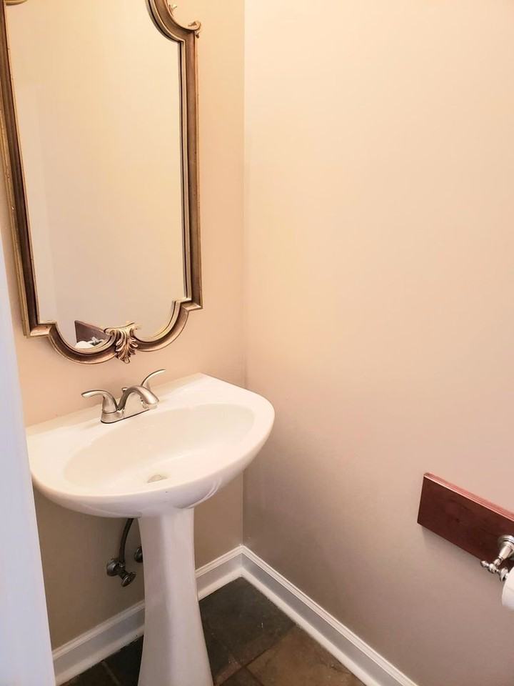 918 Glenraven Dr - Photo 2 of 18