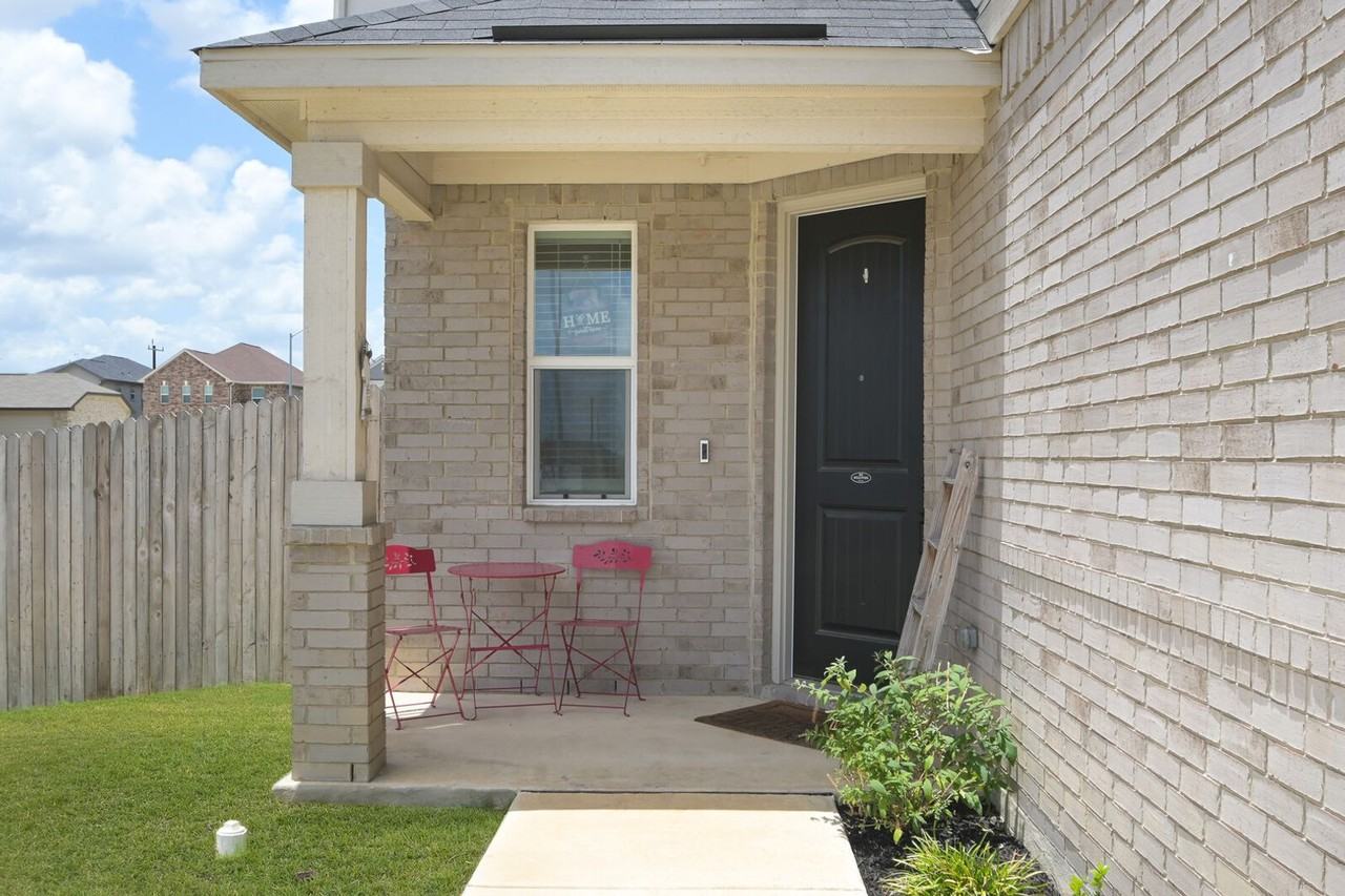 8203 Stoeger Path - Photo 3 of 31