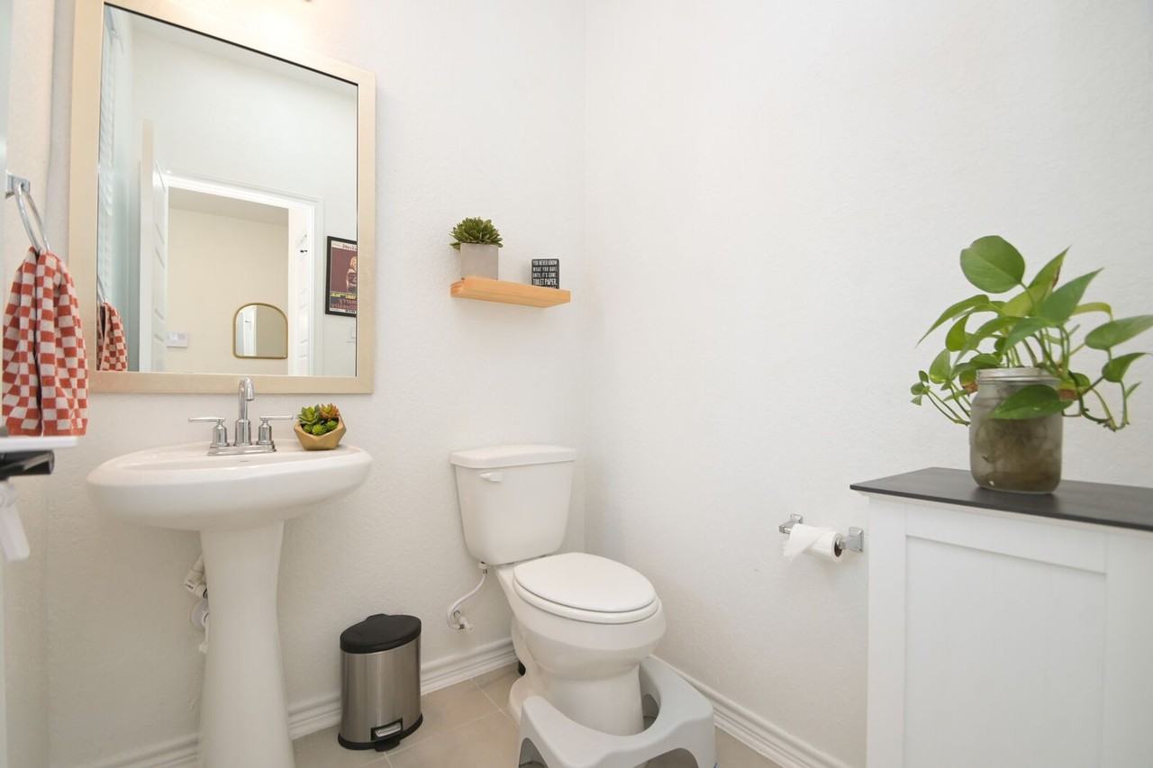 8203 Stoeger Path - Photo 5 of 31