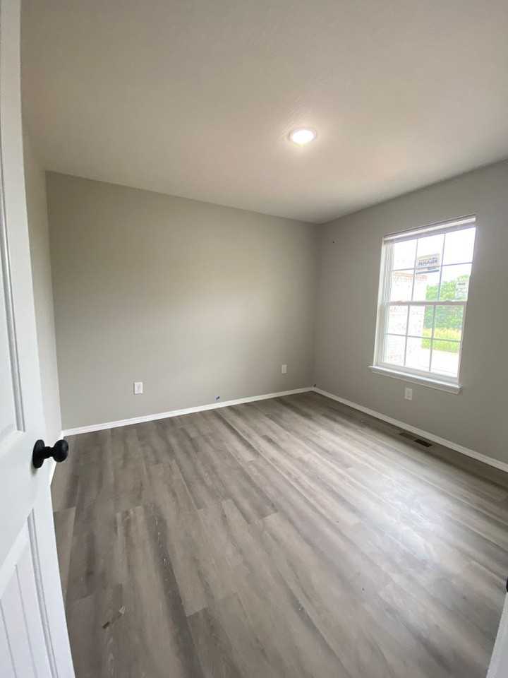 406 E Wright St - Photo 3 of 14