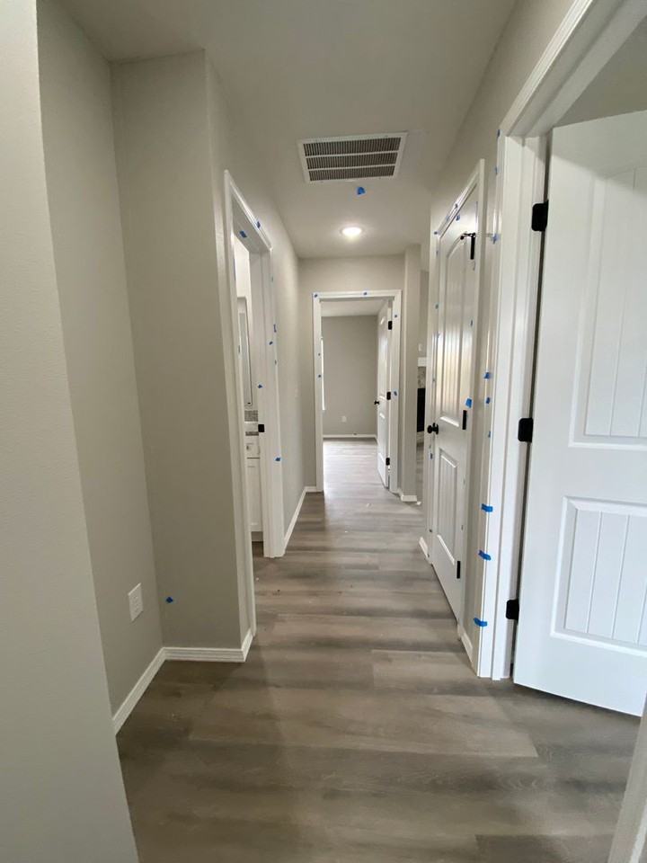 406 E Wright St - Photo 4 of 14