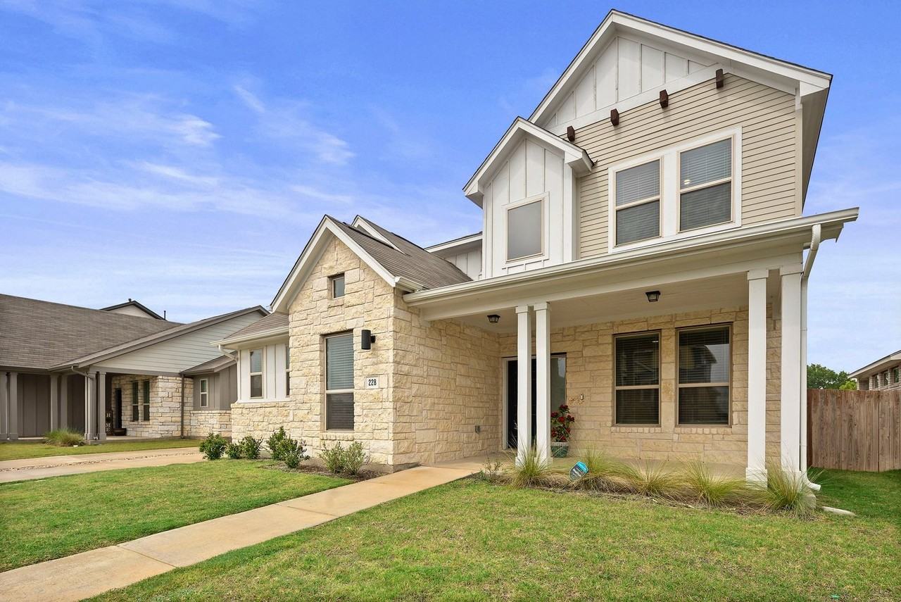 228 Rieber Rd - Photo 2 of 45