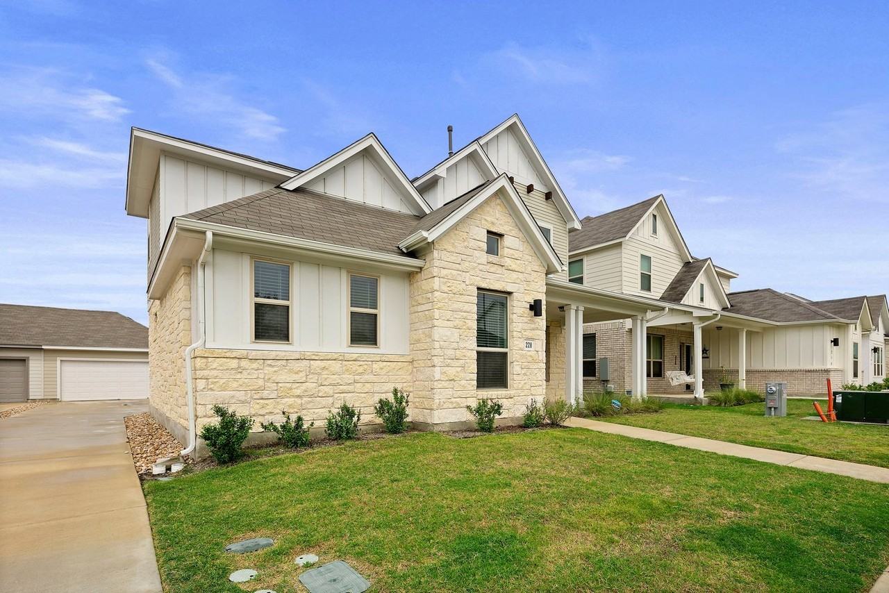 228 Rieber Rd - Photo 3 of 45