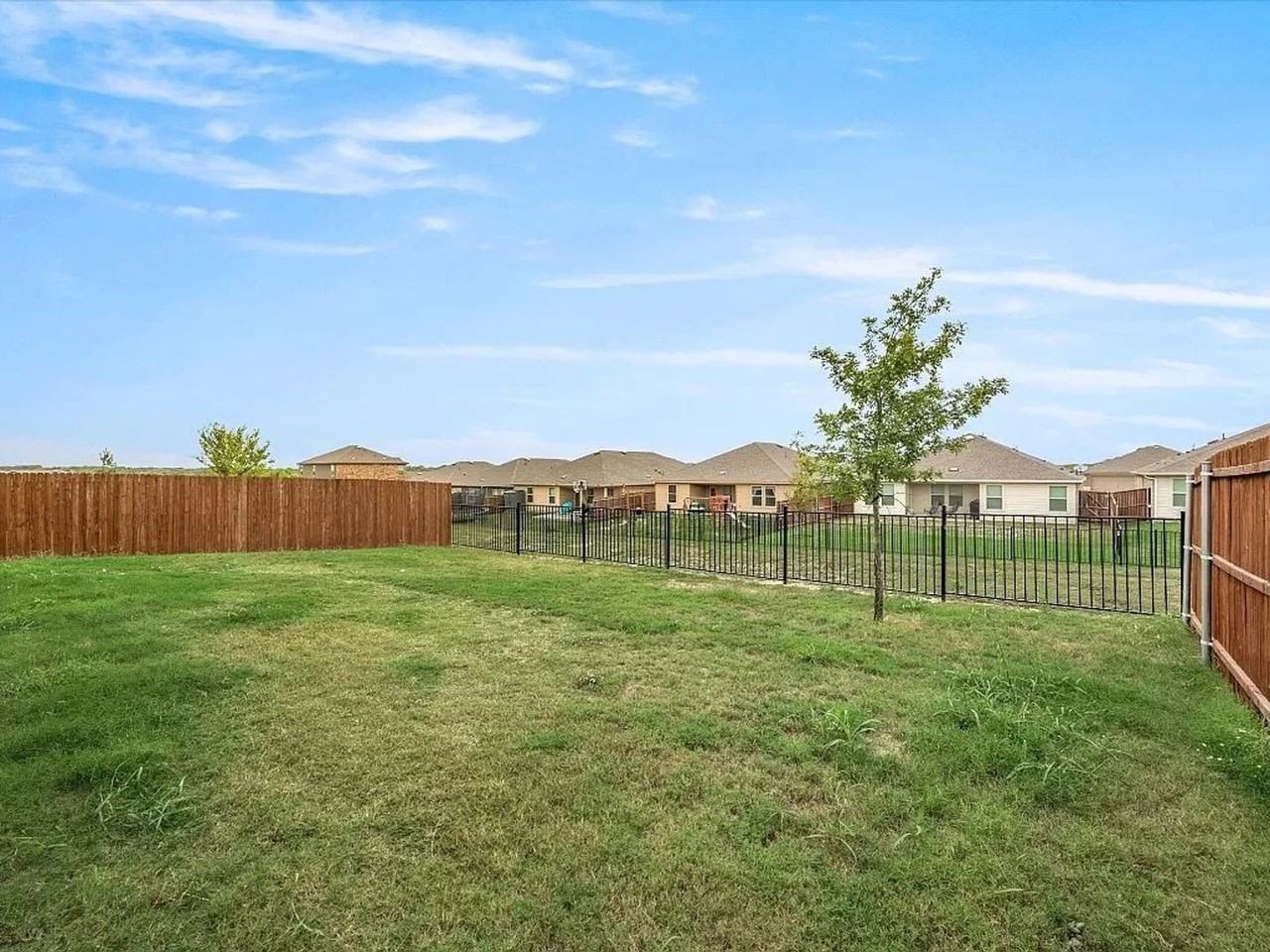 805 Fueller Dr - Photo 5 of 31