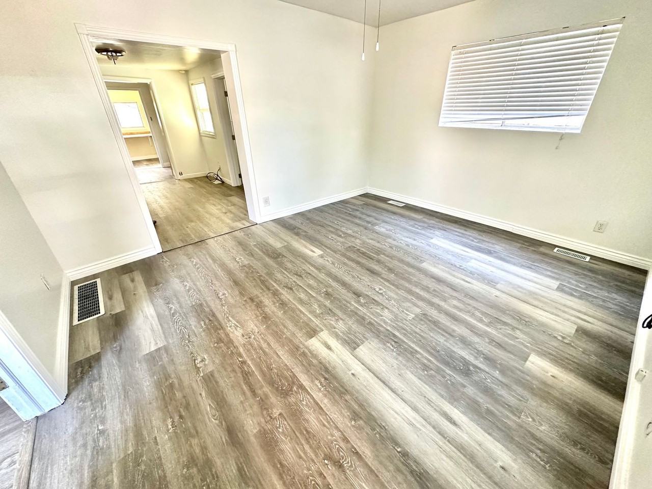 312 E 300 N - Photo 3 of 50