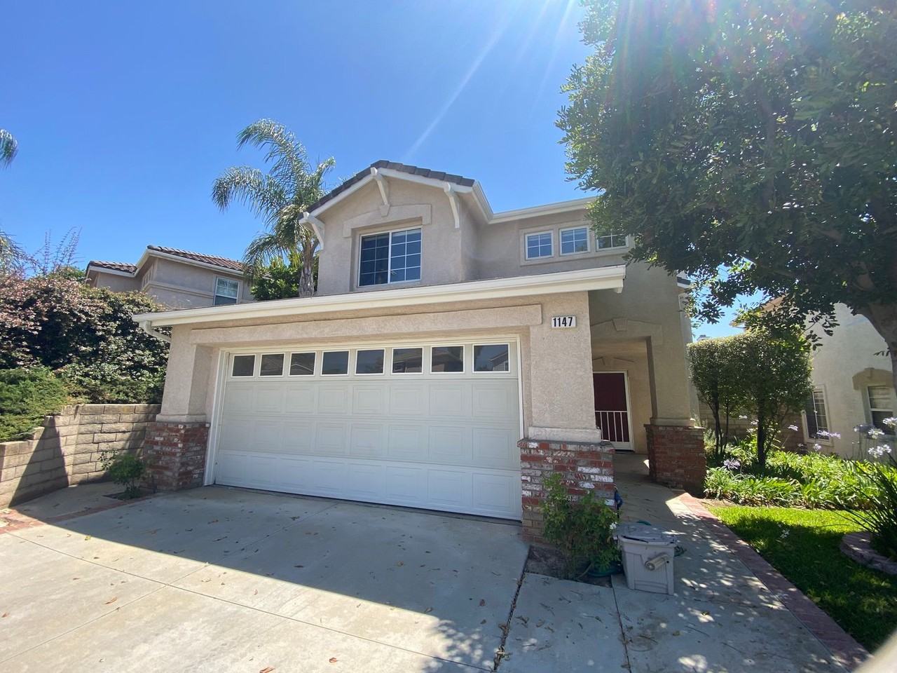 1147 Knottingham St - Photo 2 of 17