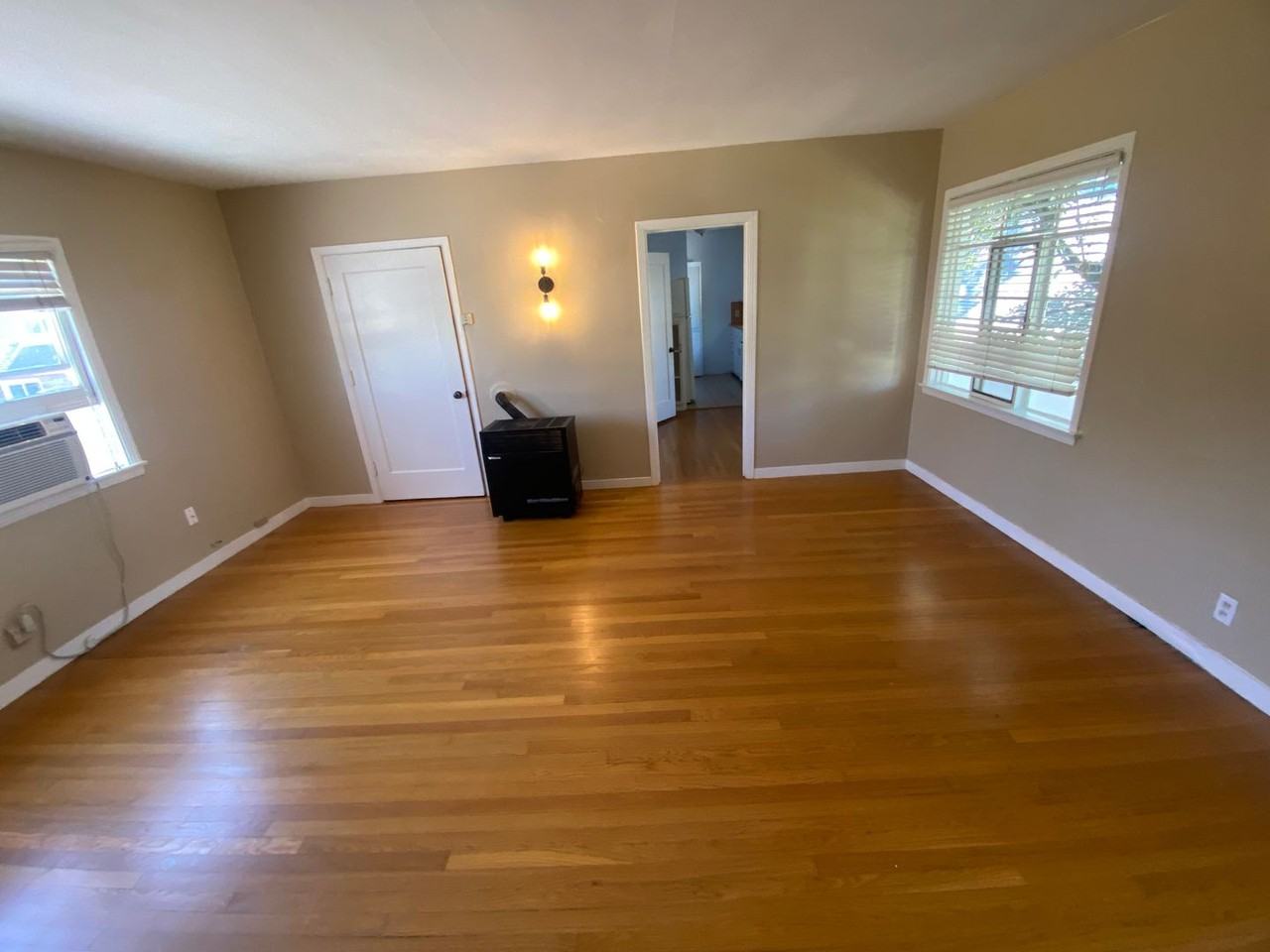 2619 O Street - Photo 3 of 13