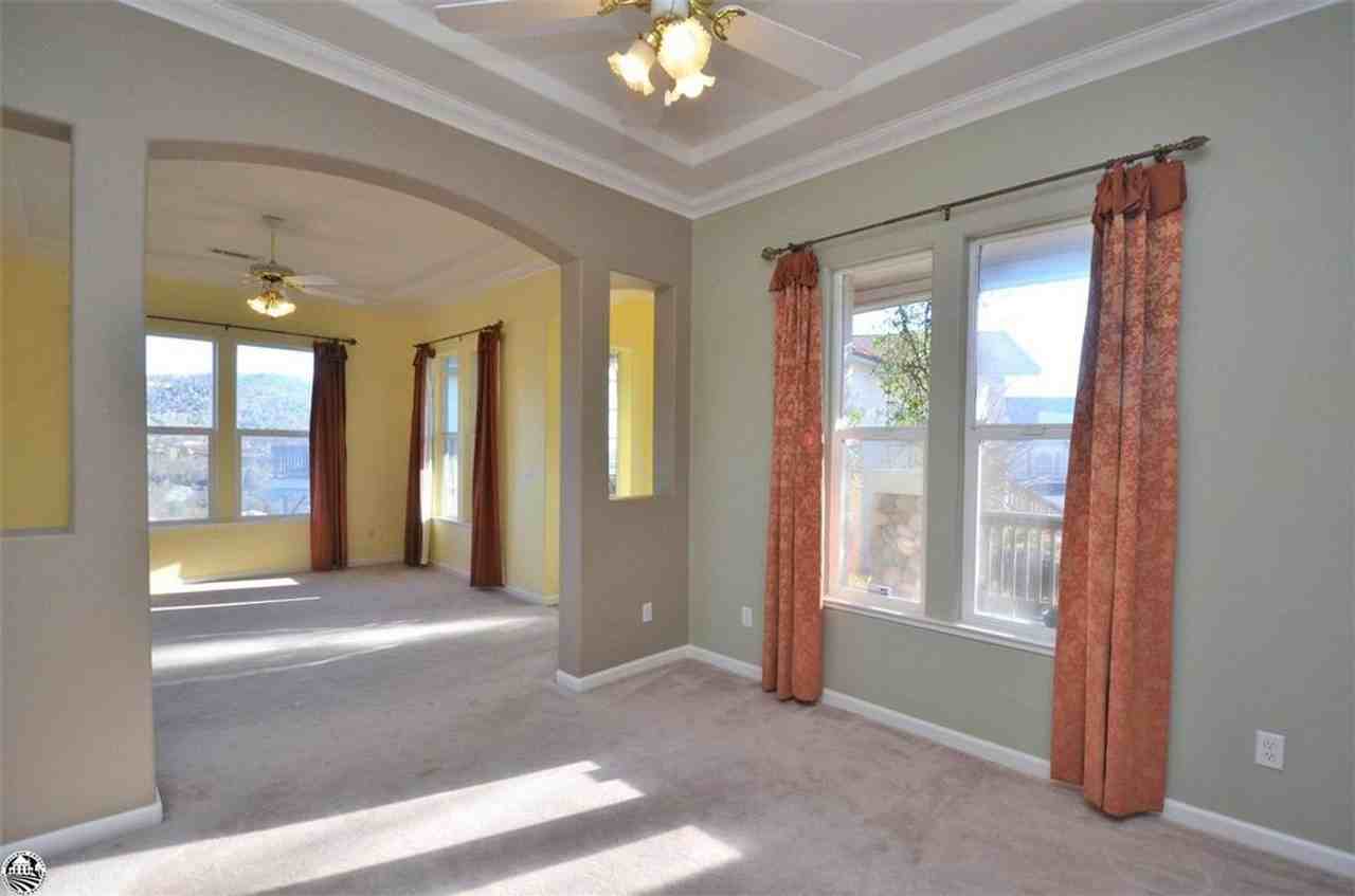 682 Twilight Ct - Photo 3 of 46