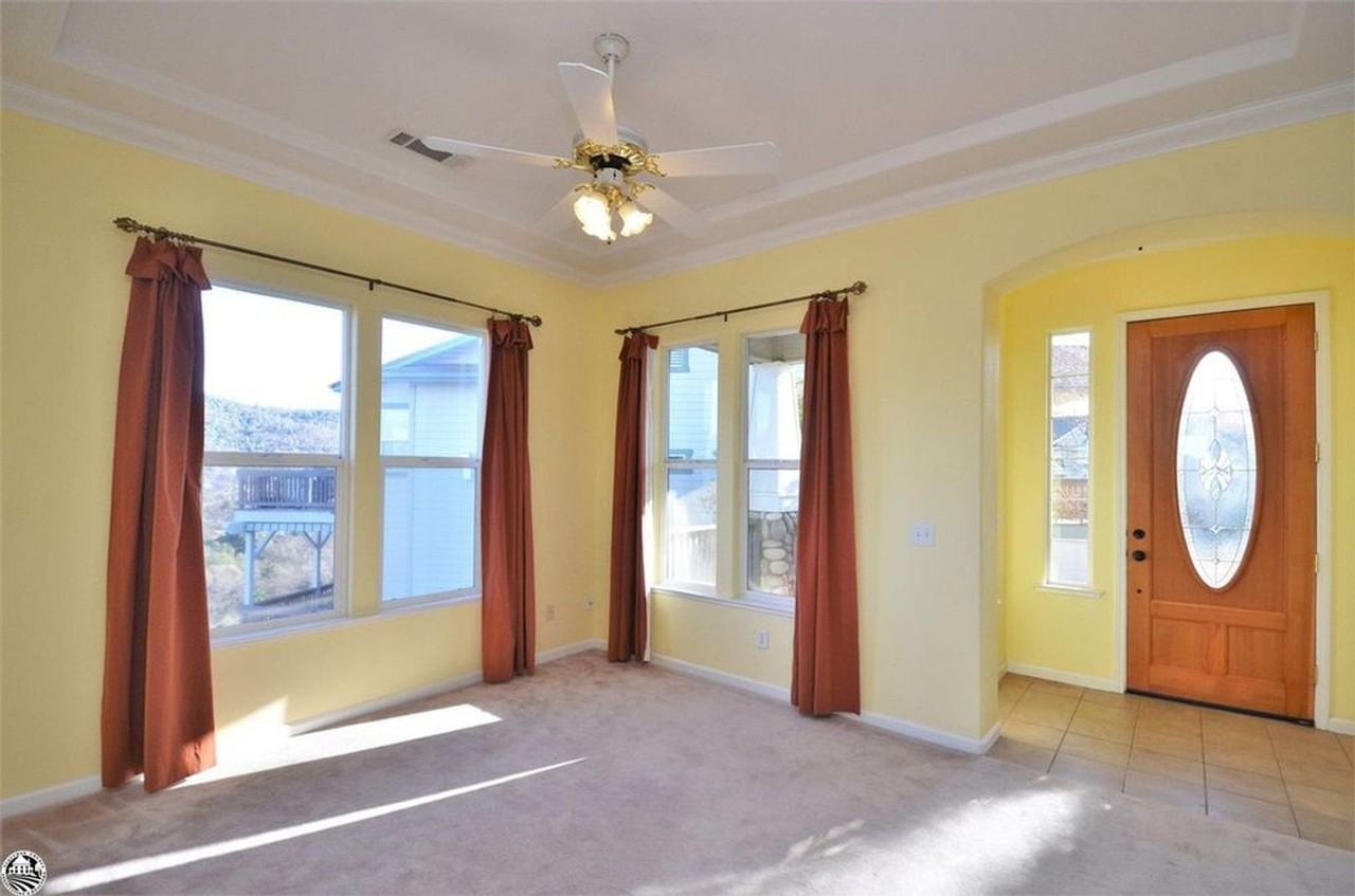 682 Twilight Ct - Photo 4 of 46