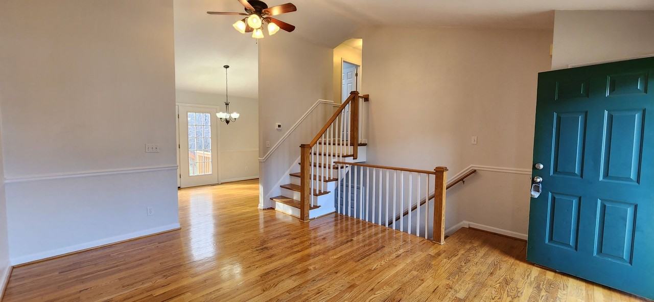 1112 Finney Dr - Photo 3 of 26