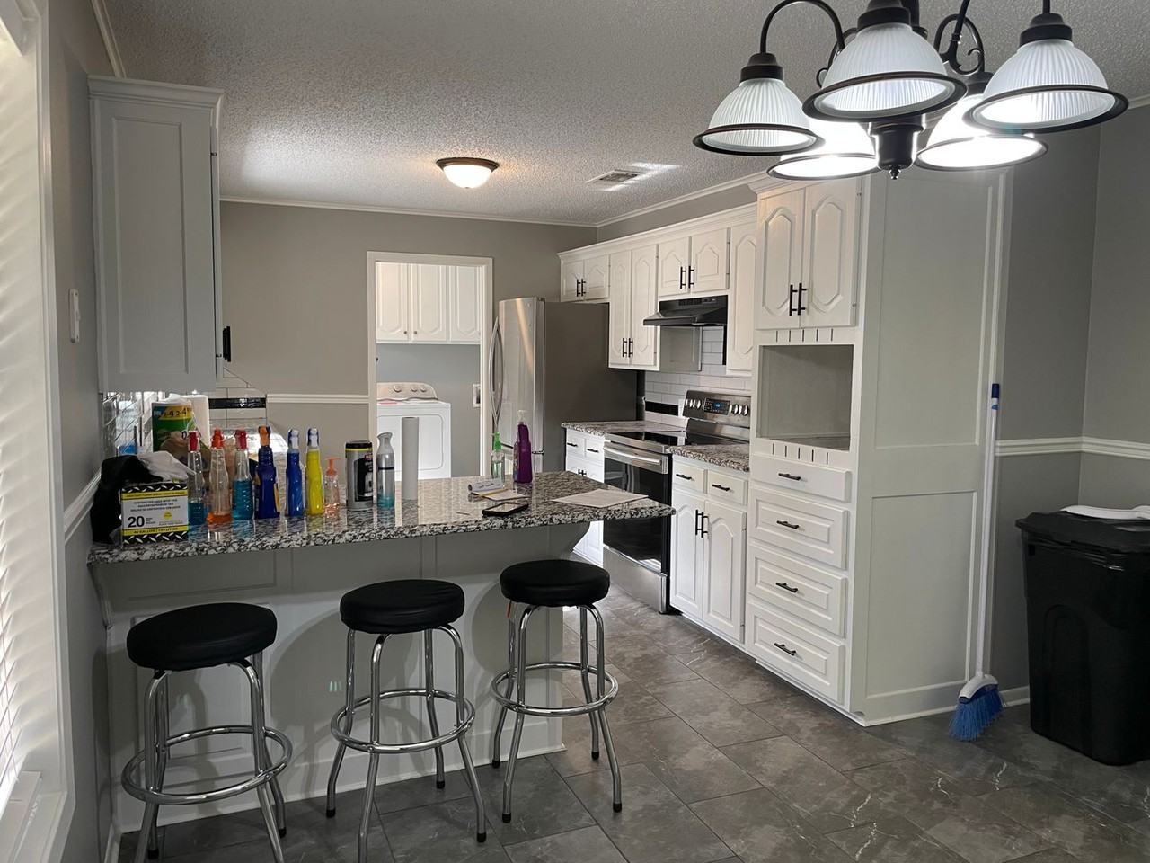 170 W Whitney St - Photo 3 of 9