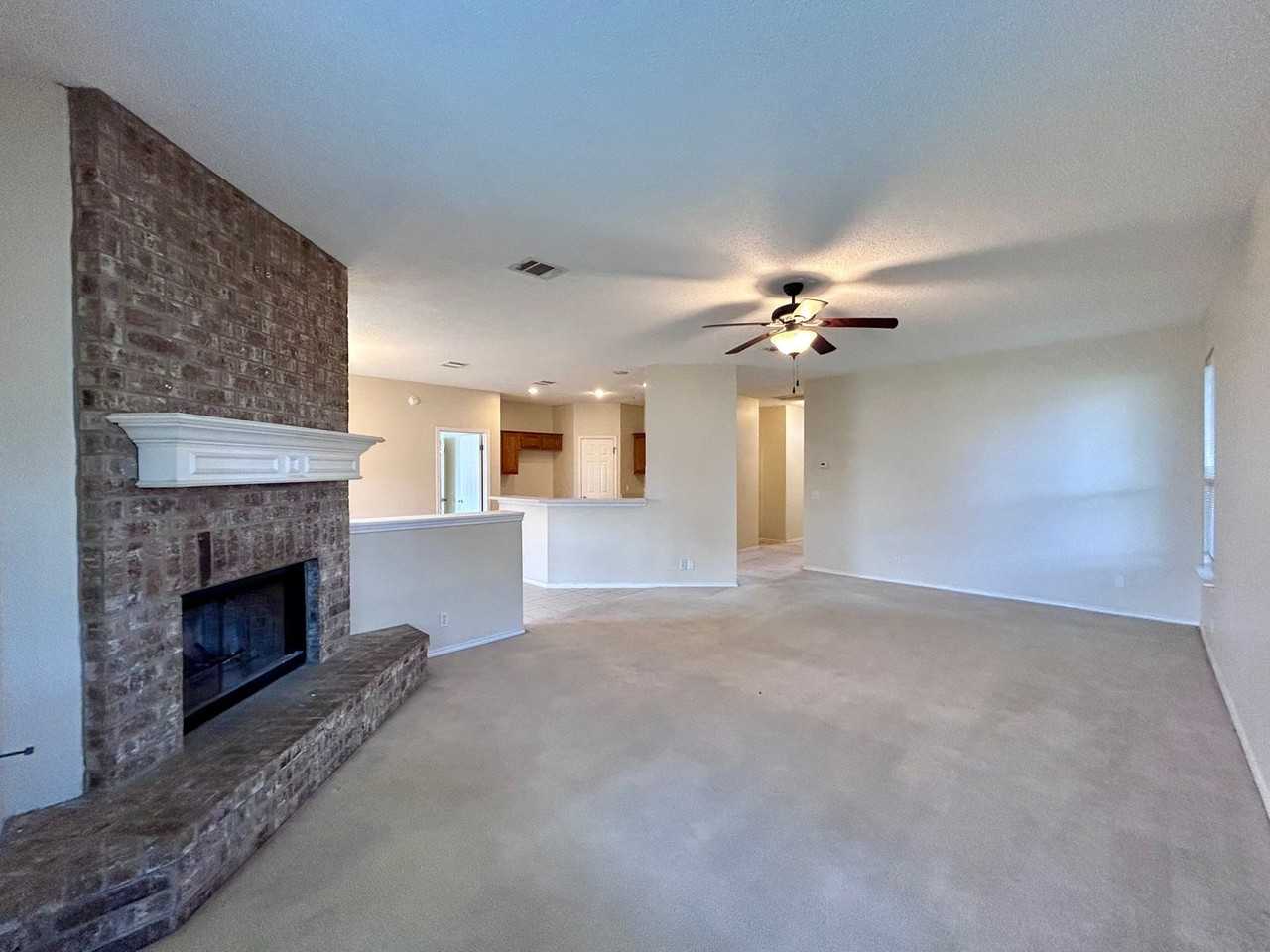 16825 Constantinople Ln - Photo 3 of 23