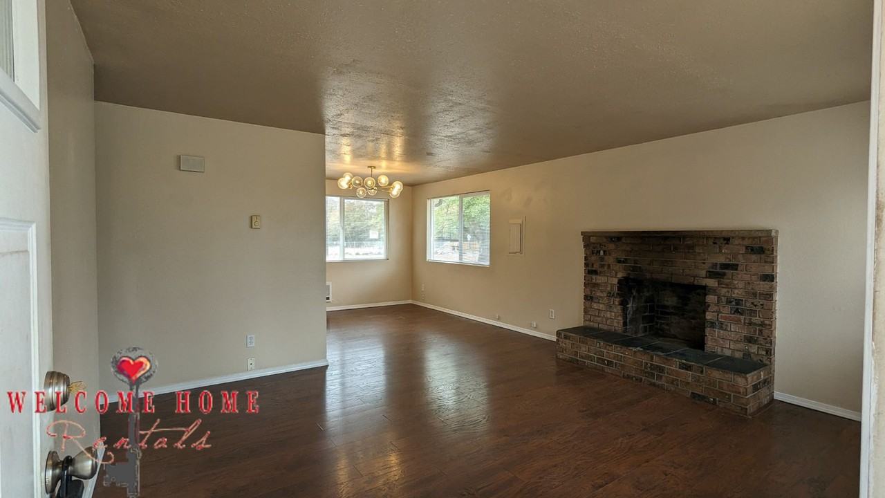 16549 Railway Rd Se - Photo 2 of 26