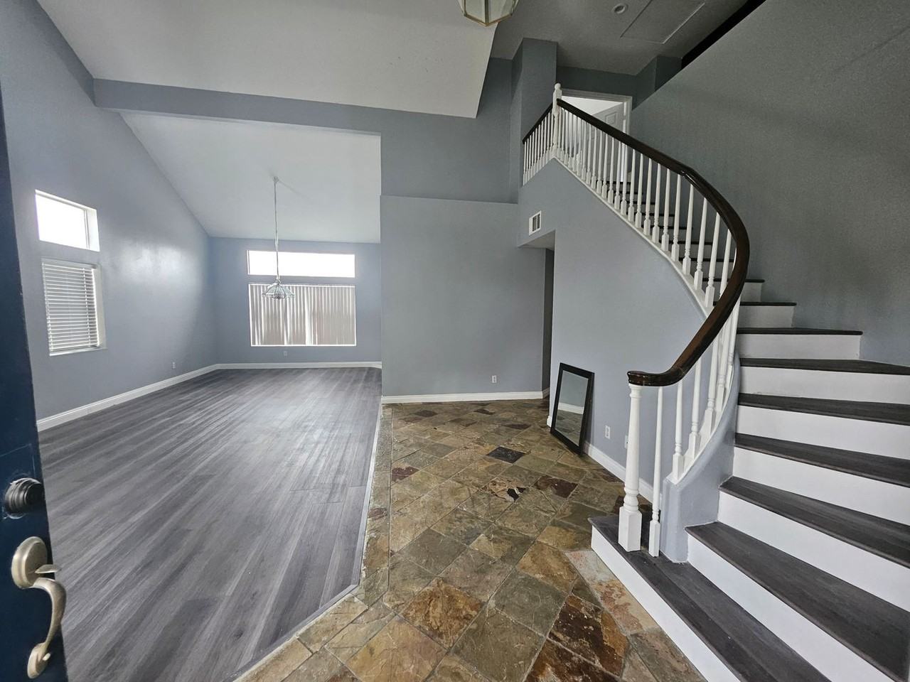 1269 Taft Ln - Photo 3 of 24