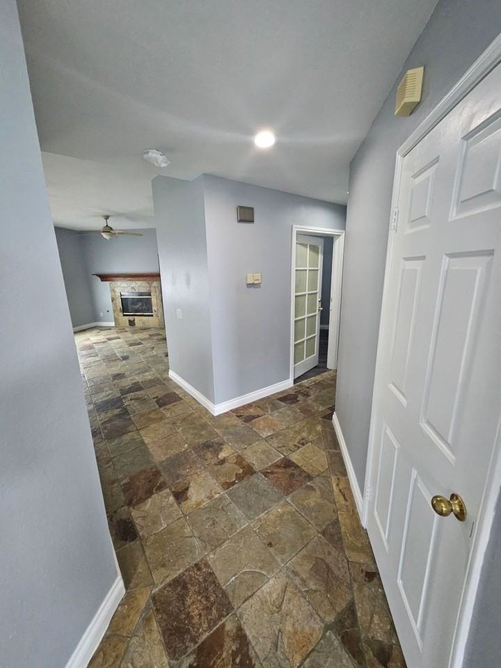 1269 Taft Ln - Photo 5 of 24