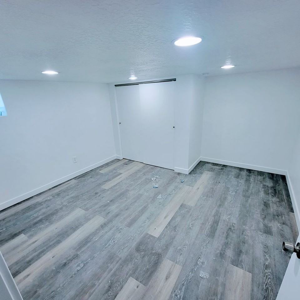 184 W Center St #B - Photo 6 of 8