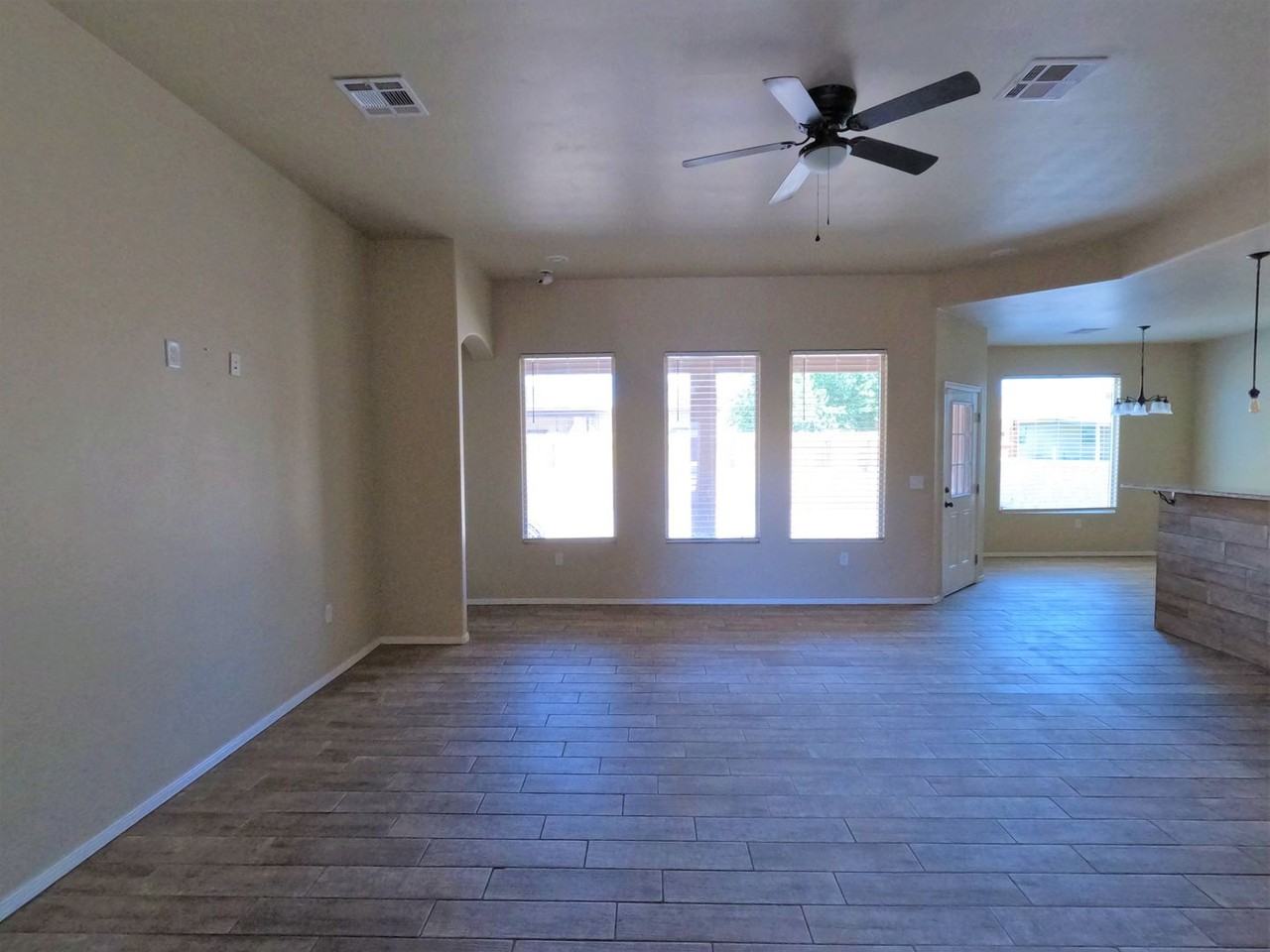 928 Flora Vista Dr - Photo 4 of 27