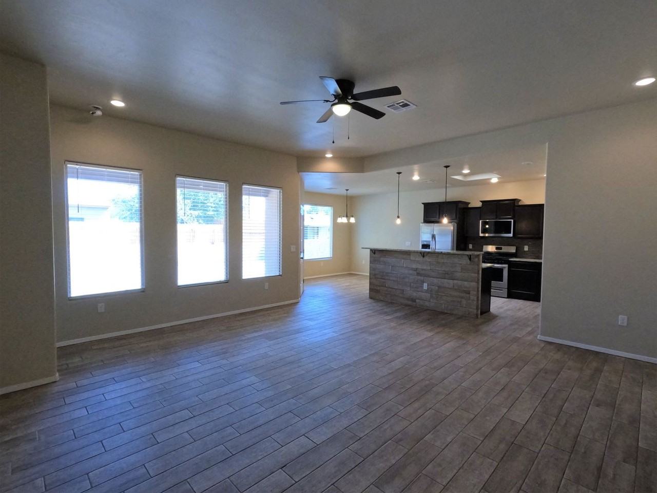 928 Flora Vista Dr - Photo 5 of 27