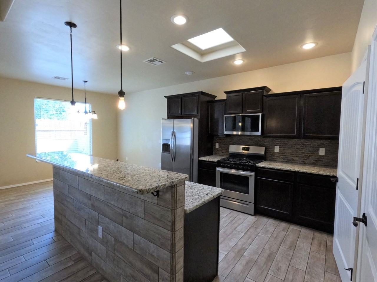 928 Flora Vista Dr - Photo 6 of 27