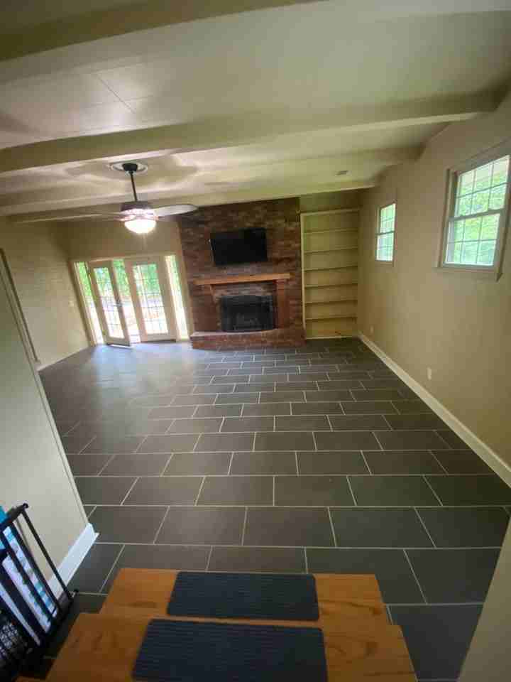 305 Hillcrest St - Photo 7 of 10