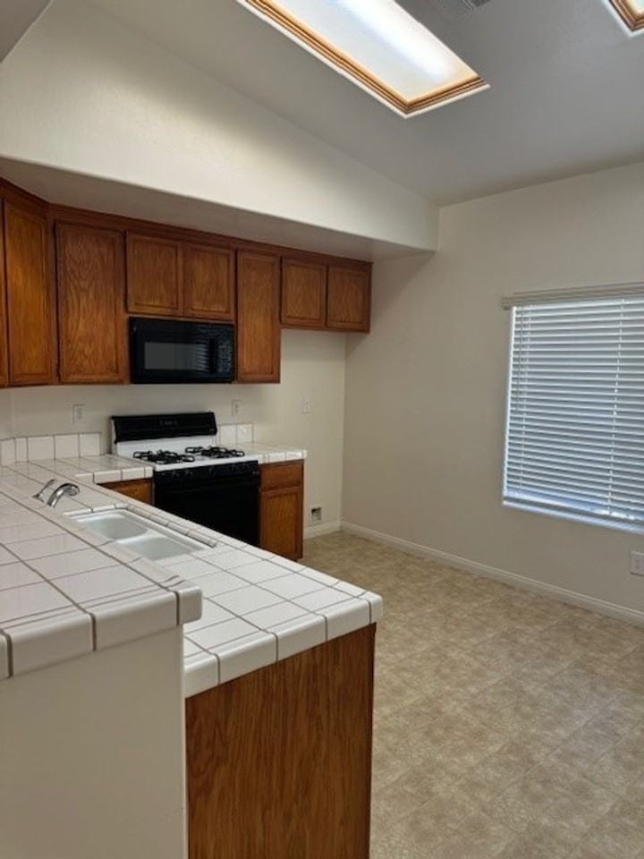 1304 Deschules Creek Ln - Photo 3 of 14