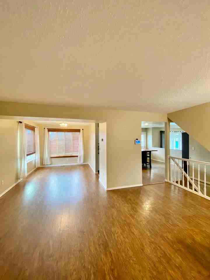 8110 Avens Cir - Photo 4 of 42