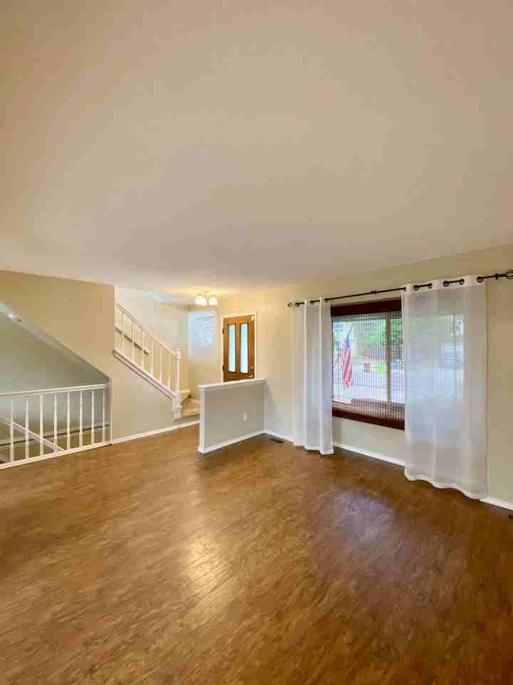 8110 Avens Cir - Photo 5 of 42