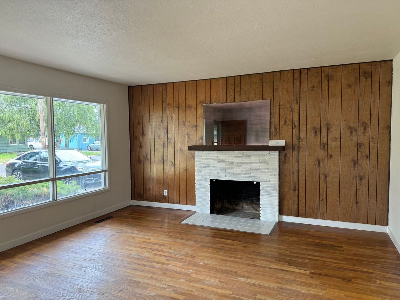 1433 Parnell Dr - Photo 5 of 22